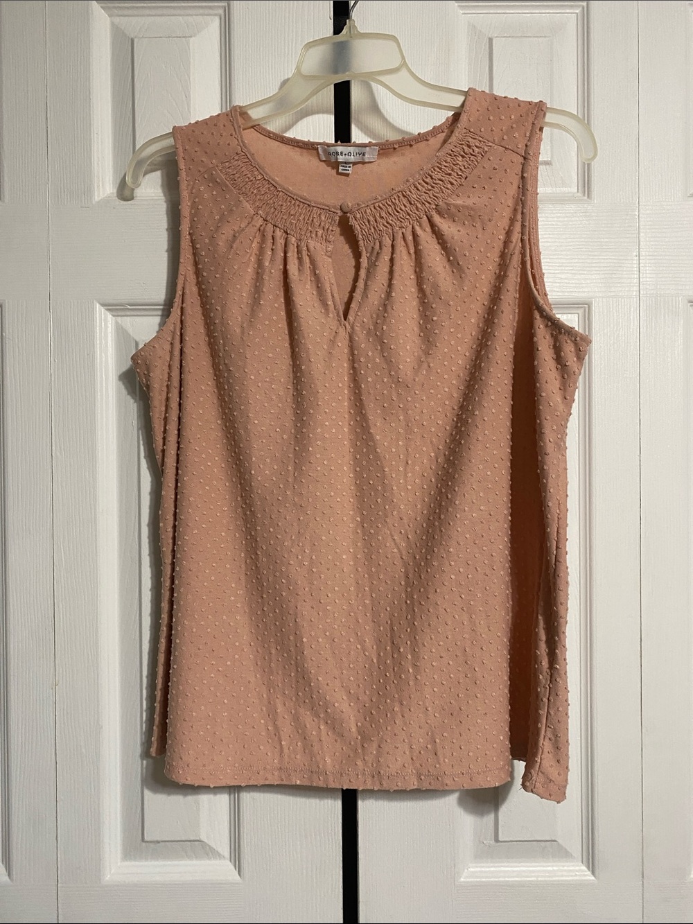 Rose & Olive Swiss dot blush sleeveless knit top shirt blouse size LARGE